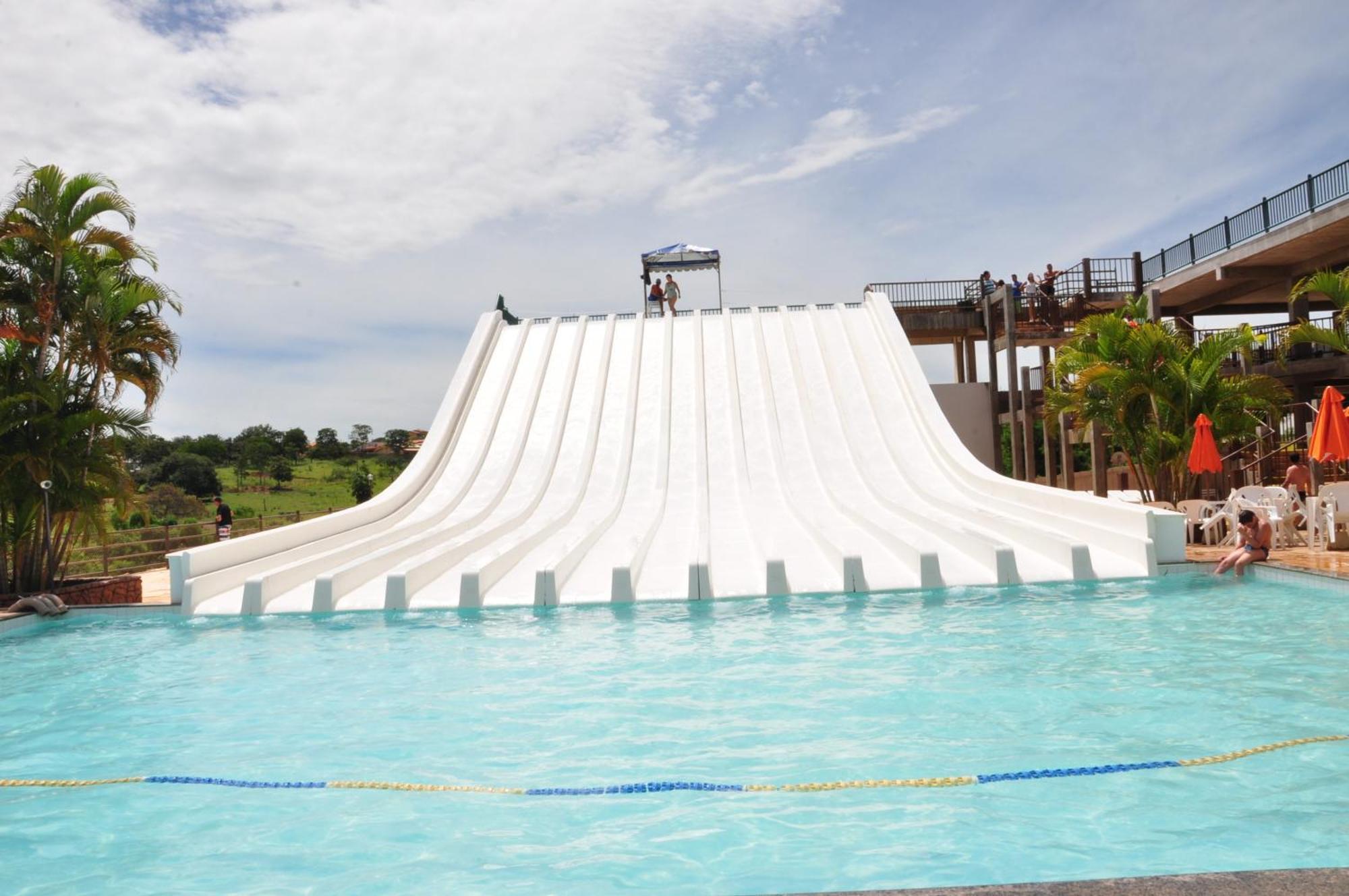 דירות Piazza Acesso Ao Acqua Park Diroma קאלדס נובאס מראה חיצוני תמונה